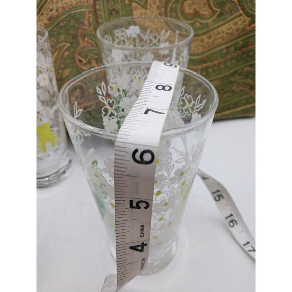 Set Of 4 Vintage Glass Tumblers With Floral & Village Scene Design Amish Style - Picture 5 of 6